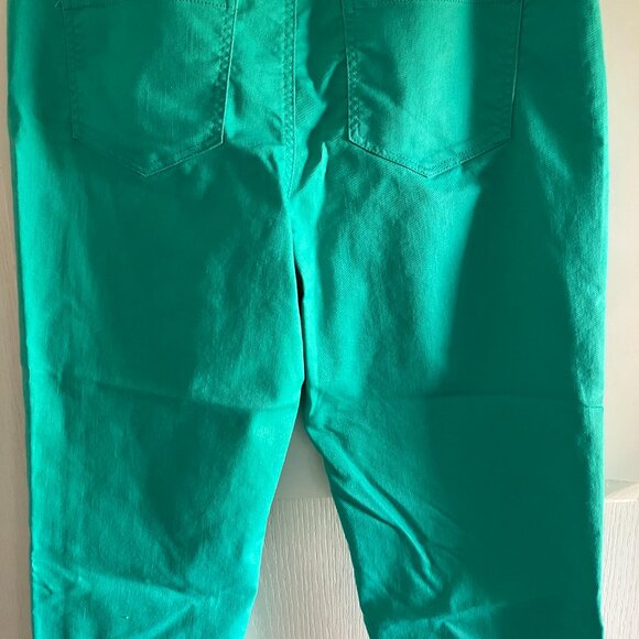 Cato New with Tags Women Size 12 Blue Green Jean Capri Pants. - Picture 7 of 9